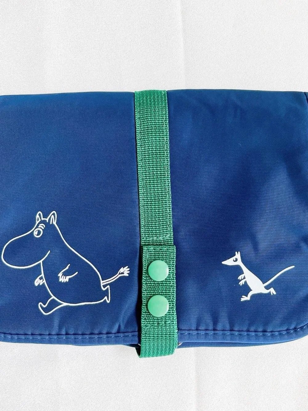 NWOT kawaii Moomin travel makeup and toiletry bag with hook in navy blue